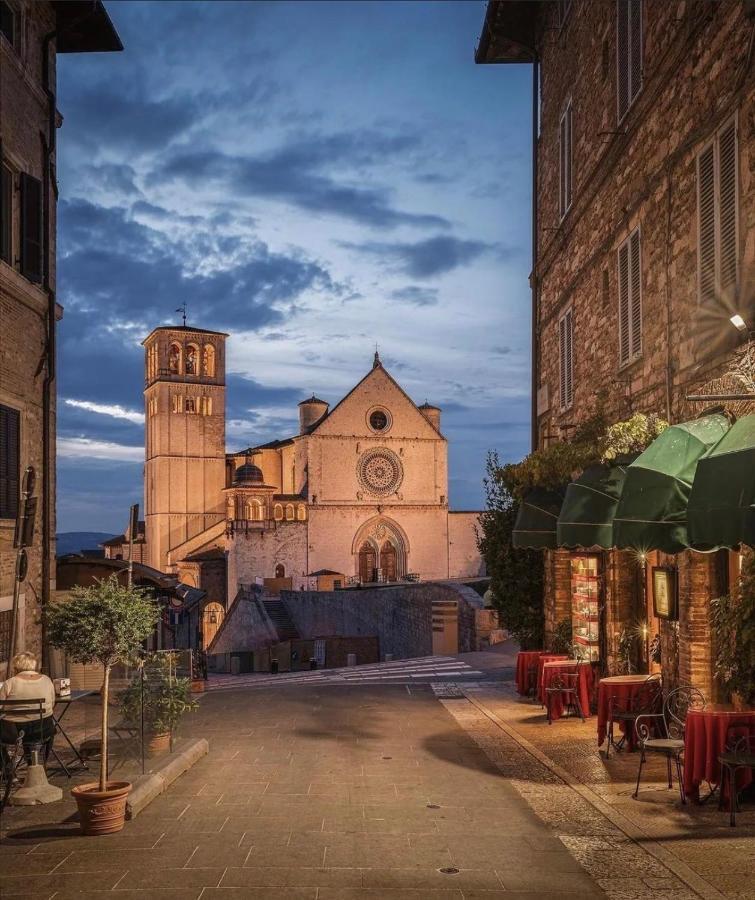 Francesco House Family Apartment Assisi Exterior foto